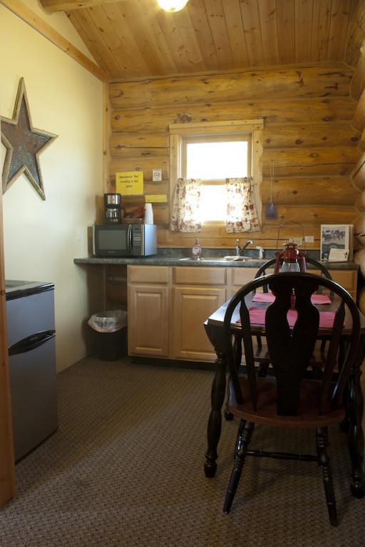 Rand Creek Ranch Hotel Wapiti Bagian luar foto